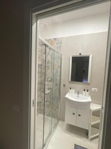 Salle de bains dans l'établissement Tarantella apartment