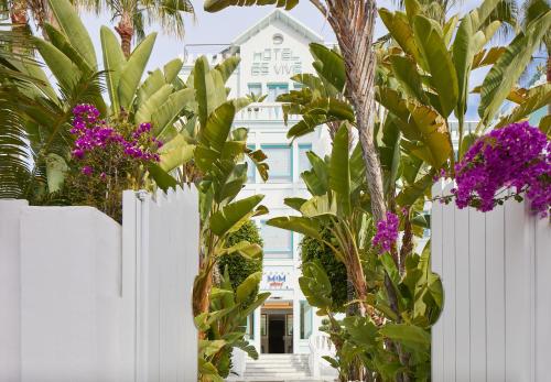 Hotel MiM Ibiza & Spa - Adults Onlyにある庭