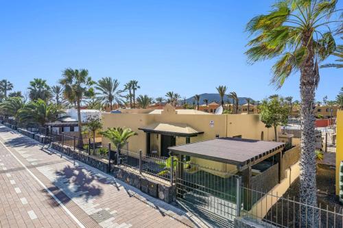 Villa Papagayo Deluxe by Villa Plus
