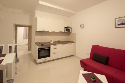 Una cocina o zona de cocina en Apartments Raskovic