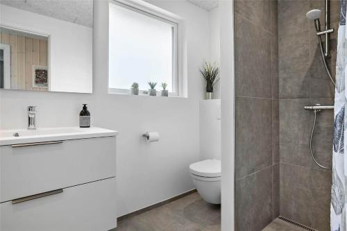 Salle de bains dans l'établissement 30449-Odder-Strandvaenget-29