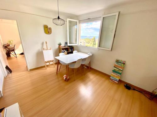 Appartement confortable avec vue sur étang de Thau et télétravail
