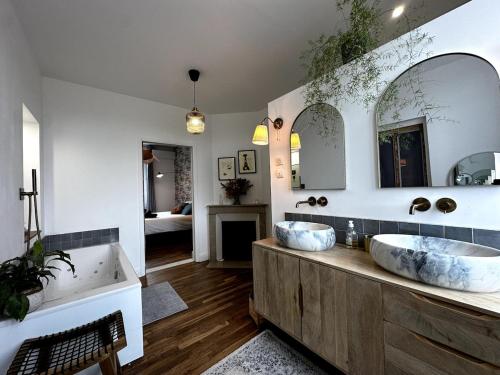 Grande maison de charme avec jardin
