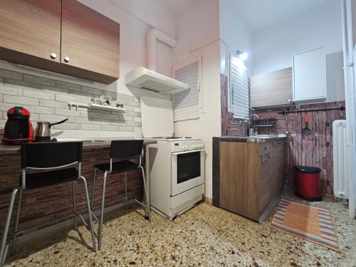 Come & Stay Apartment - Athens Town