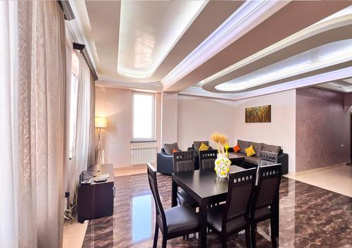 3 BDR North Avenue apartment