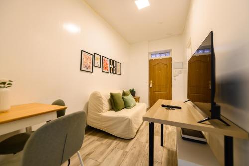 Charming two-bedroom apartment Temporary AALB230