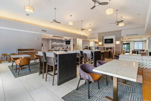 Гостиная зона в Homewood Suites Beaumont