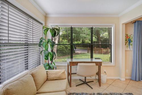 Φωτογραφία από το άλμπουμ του Harbour Oaks 123 σε Demere Park