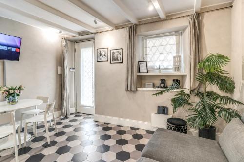 Ibernesi Luxury Home