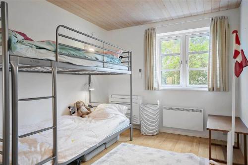 Postel nebo postele na pokoji v ubytování 30048-Beder-Solsortevaenget-5