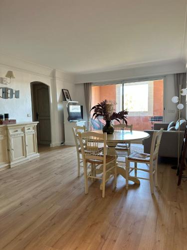 Luciano Sainte Maxime Apartment