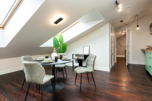 Posezení v ubytování T64 apartments by SmartStay