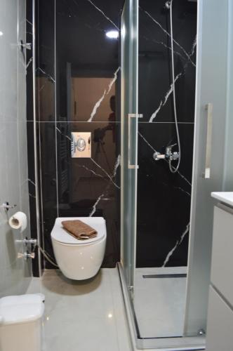 Ένα μπάνιο στο Cem's Luxury Apartment
