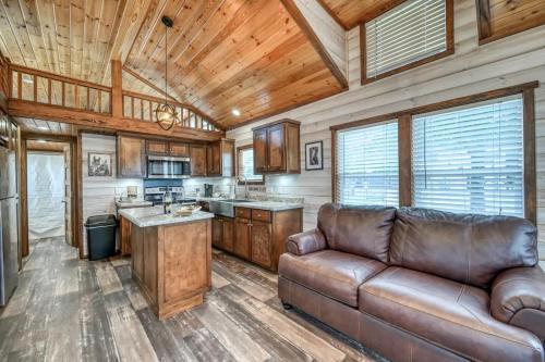 Köök või kööginurk majutusasutuses Resort at Fredericksburg Unit 11