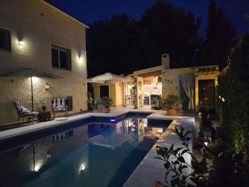 Πισίνα στο ή κοντά στο The Garden RA Floor Private Rooms, Pool, Garden Access