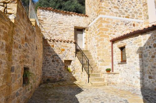 Φωτογραφία από το άλμπουμ του La pietra nel borgo σε Collinas