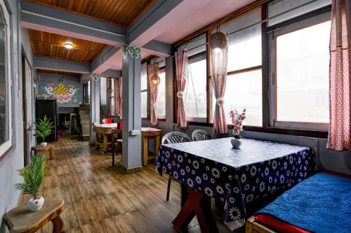 Χώρος καθιστικού στο HOTEL O SPICY BISTRO