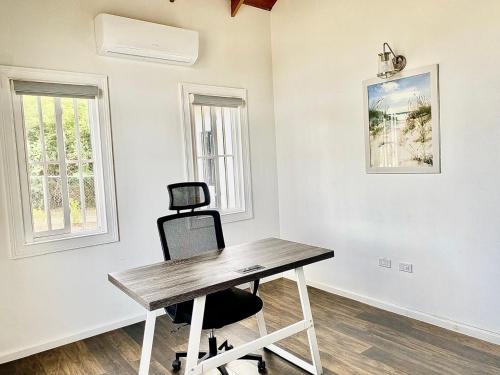 Gambar di galeri bagi The Hummingbird Villa di Saint Johnʼs