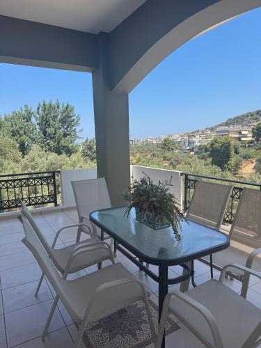 Nature spacious apt, 2km from Chania old town, private parking