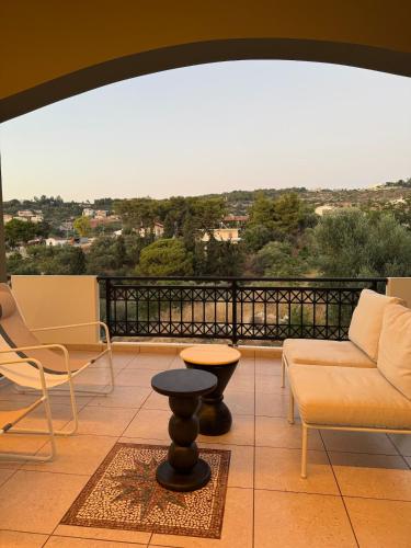 Nature spacious apt, 2km from Chania old town, private parking