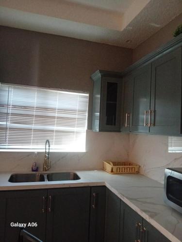 Gallery image of ATRO Travels 2Bdrm#Phoenix Park Village#Jacuzzi#AC in Government Pen
