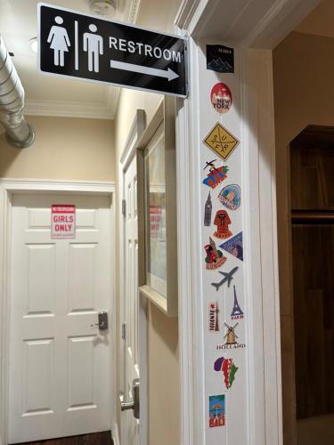 Certifikát, hodnocení, plakát nebo jiný dokument vystavený v ubytování Ironbound Hostel