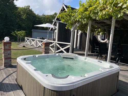 Φωτογραφία από το άλμπουμ του 4 star holiday home in Drottningskär σε Drottningskär