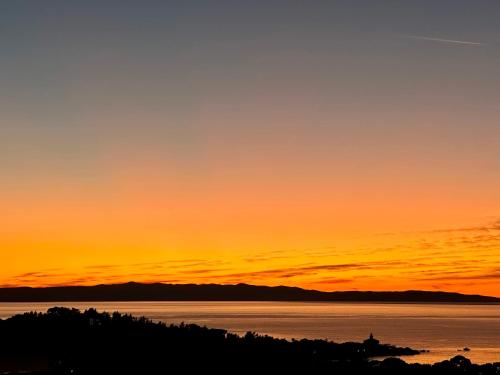 Luxury Adria Makarska - Sea & Mountain View, Whirlpool and Free Parking