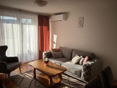 Χώρος καθιστικού στο Apartman Tea