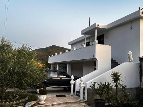 Το κτήριο όπου στεγάζεται  το δωμάτιο σε οικογενειακή κατοικία