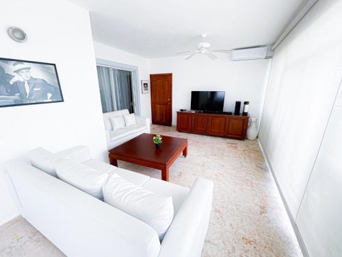 TV a/nebo společenská místnost v ubytování CASAS DEL MAR Bavaro OCEAN & Garden VIEW HOTEL Bavaro Beach CLUB & SPA