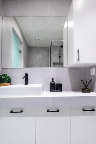 Stylish Apartment-Κέντρο Αθήνα-15' περπάτημα από την Ακρόπολη