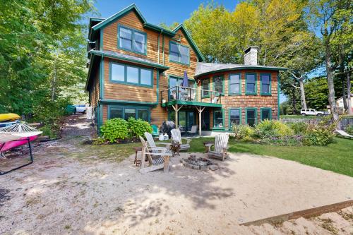Κήπος έξω από το Parker Pond Lodge