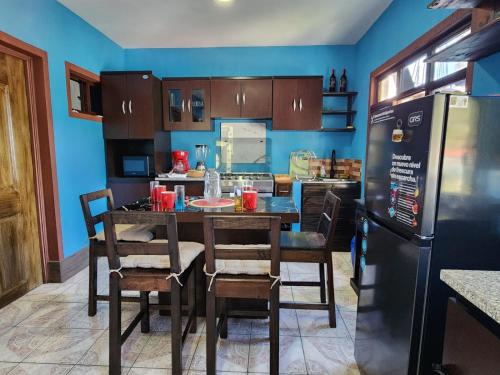 Kuchyň nebo kuchyňský kout v ubytování Casa Bella Vista en Santa Catarina Palopó cerca de Panajachel