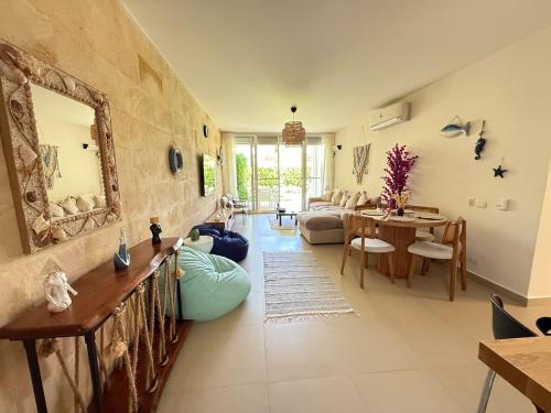 Seashell Sidi Abdelrahman Luxury Ground Chalet 3 BR 2 Bathrooms With Maid Room Bathroom for Families only , Direct on Pool