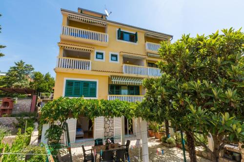 Apartments by the sea Crikvenica - 5585