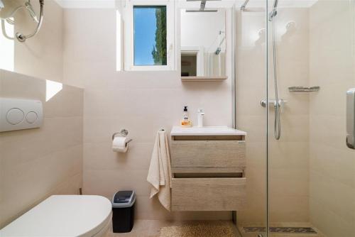 Apartments by the sea Crikvenica - 5585