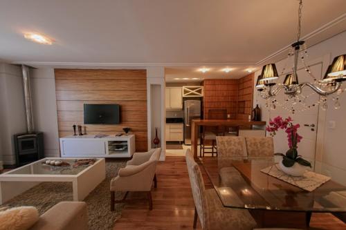 Η κουζίνα ή μικρή κουζίνα στο Apartamento de luxo e estilo no centro de Gramado