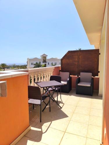 ESTRELLA CANARIA - Los Cristianos, AC, pool, fibre net, tv channels