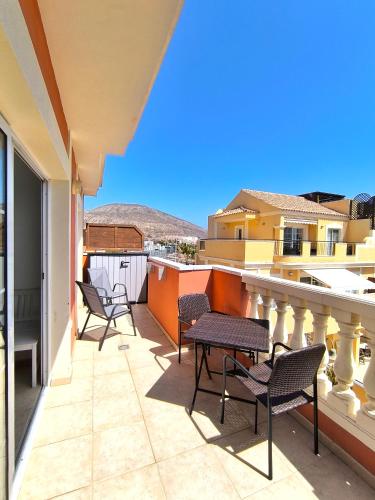ESTRELLA CANARIA - Los Cristianos, AC, pool, fibre net, tv channels