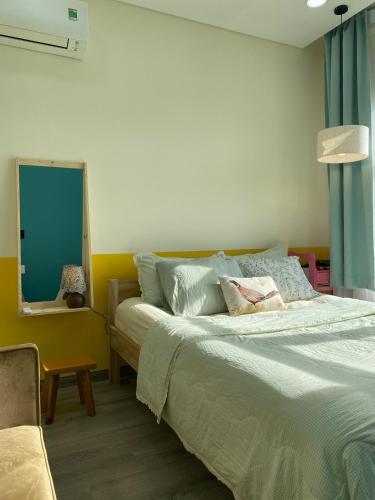 Ένα ή περισσότερα κρεβάτια σε δωμάτιο στο Mornachy apartment 2 Bedrooms-5 guest-swimming pool