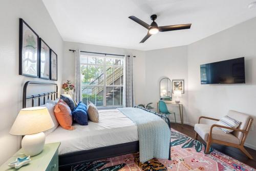 Ένα ή περισσότερα κρεβάτια σε δωμάτιο στο Your Slice of Paradise Near Clearwater Beach