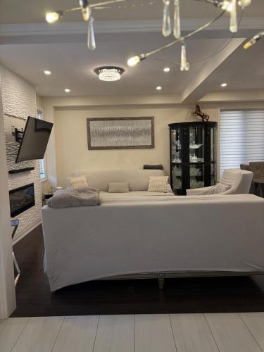 Φωτογραφία από το άλμπουμ του Entire Luxe Heaven II Home σε East Gwillimbury