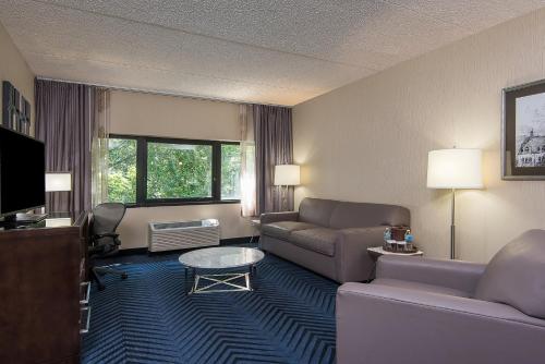 Χώρος καθιστικού στο Crowne Plaza Princeton - Conference Center by IHG
