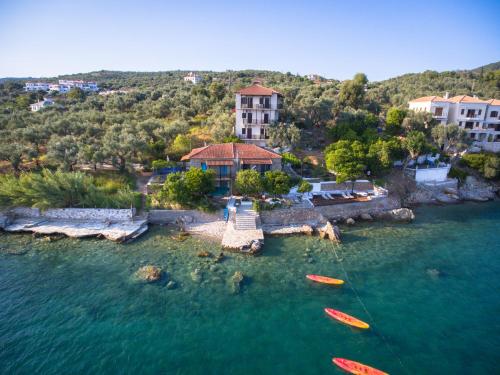 MELIES- Seaside Boutique Apartments