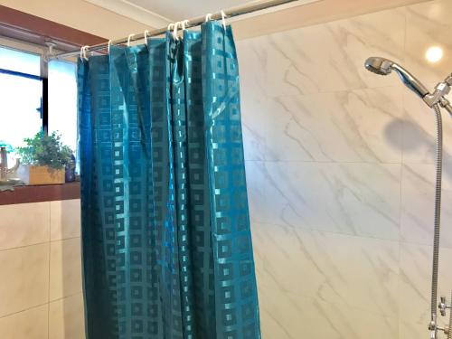 Bilik mandi di Budget Homestay in Clayton - PRIVATE ROOM