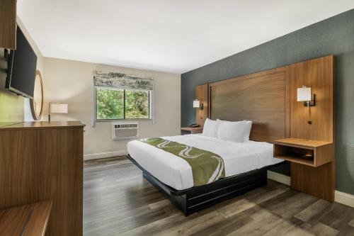 Quality Inn Chesapeakeにあるベッド