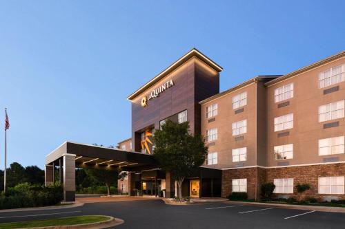 a rendering of the front of a hotel at La Quinta by Wyndham Montgomery in Montgomery