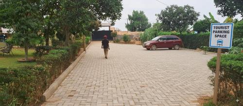 Φωτογραφία από το άλμπουμ του Zion Camp Buwaya Uganda 