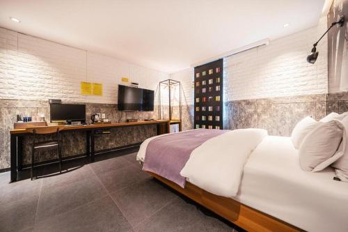Dapur atau dapur kecil di Gram Hotel